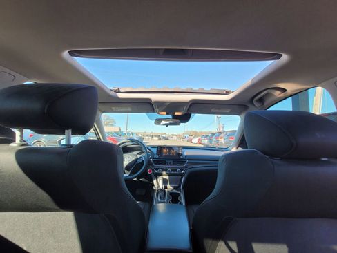 Used 2018 Honda Accord EX image 5