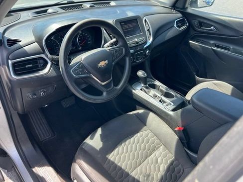 Used 2020 Chevrolet Equinox LT FWD image 12
