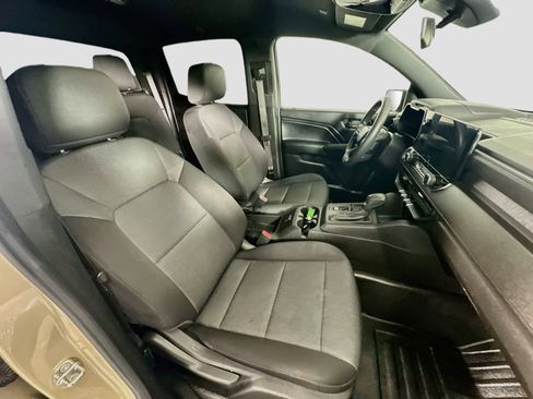 Used 2023 Chevrolet Colorado W/T RWD image 30