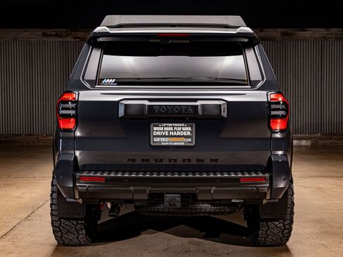 Used 2025 Toyota 4Runner TRD Off-Road Premium image 8