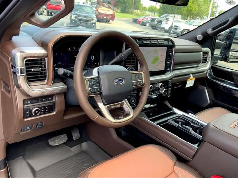 Used 2024 Ford F250 King Ranch w/ FX4 Off-Road Package image 6