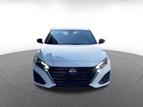 Used 2025 Nissan Altima 2.5 SV image 3