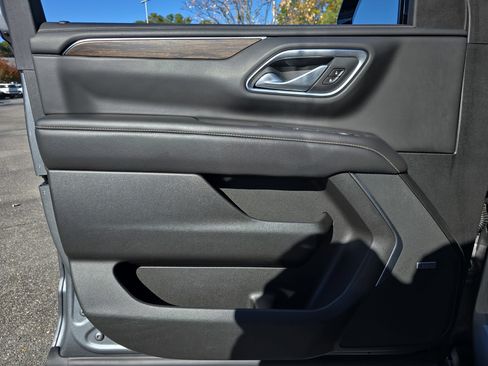 Used 2021 Chevrolet Tahoe Premier w/ Premium Package image 31