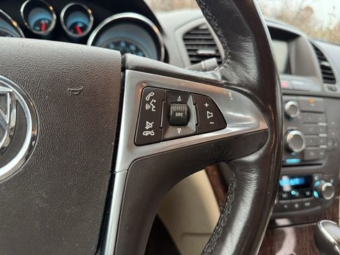 Used 2013 Buick Regal Premium image 25
