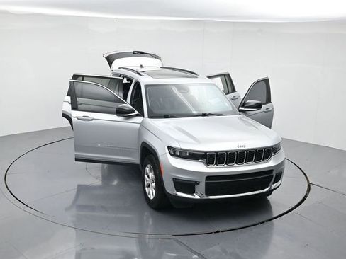 Used 2021 Jeep Grand Cherokee L Limited image 45
