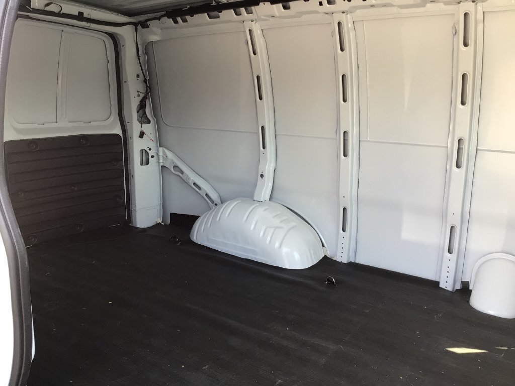 New 2026 Chevrolet Express 2500 w/ Driver Convenience Package RWD image 33