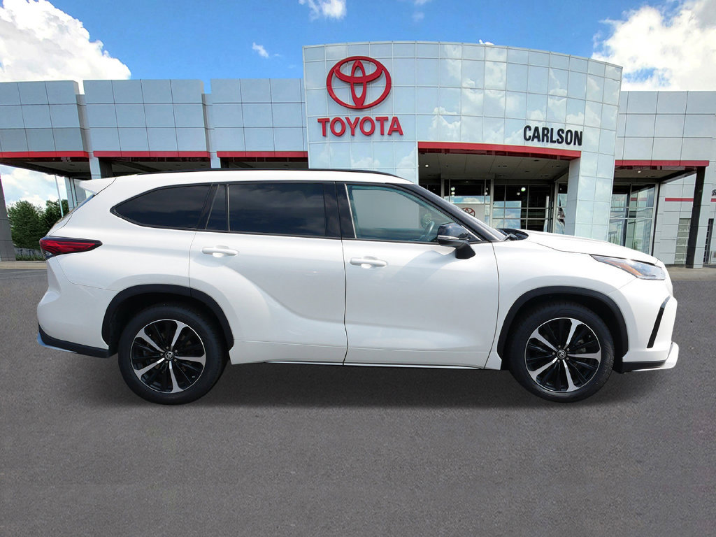 Used 2021 Toyota Highlander XSE AWD/4WD image 4