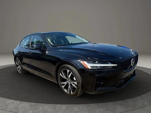 Used 2023 Volvo S60 B5 Plus AWD/4WD image 2
