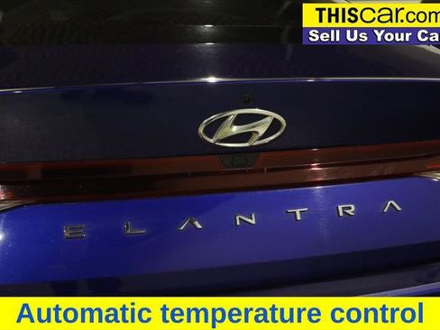 Used 2023 Hyundai Elantra SEL w/ Convenience Package FWD image 13