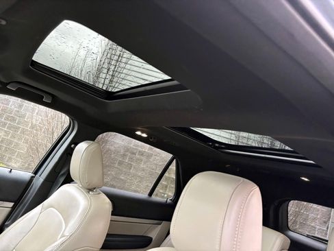 Used 2018 Ford Explorer XLT w/ Equipment Group 202A image 24