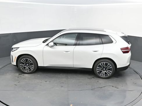 Used 2025 BMW X3 xDrive30i w/ Premium Package image 34