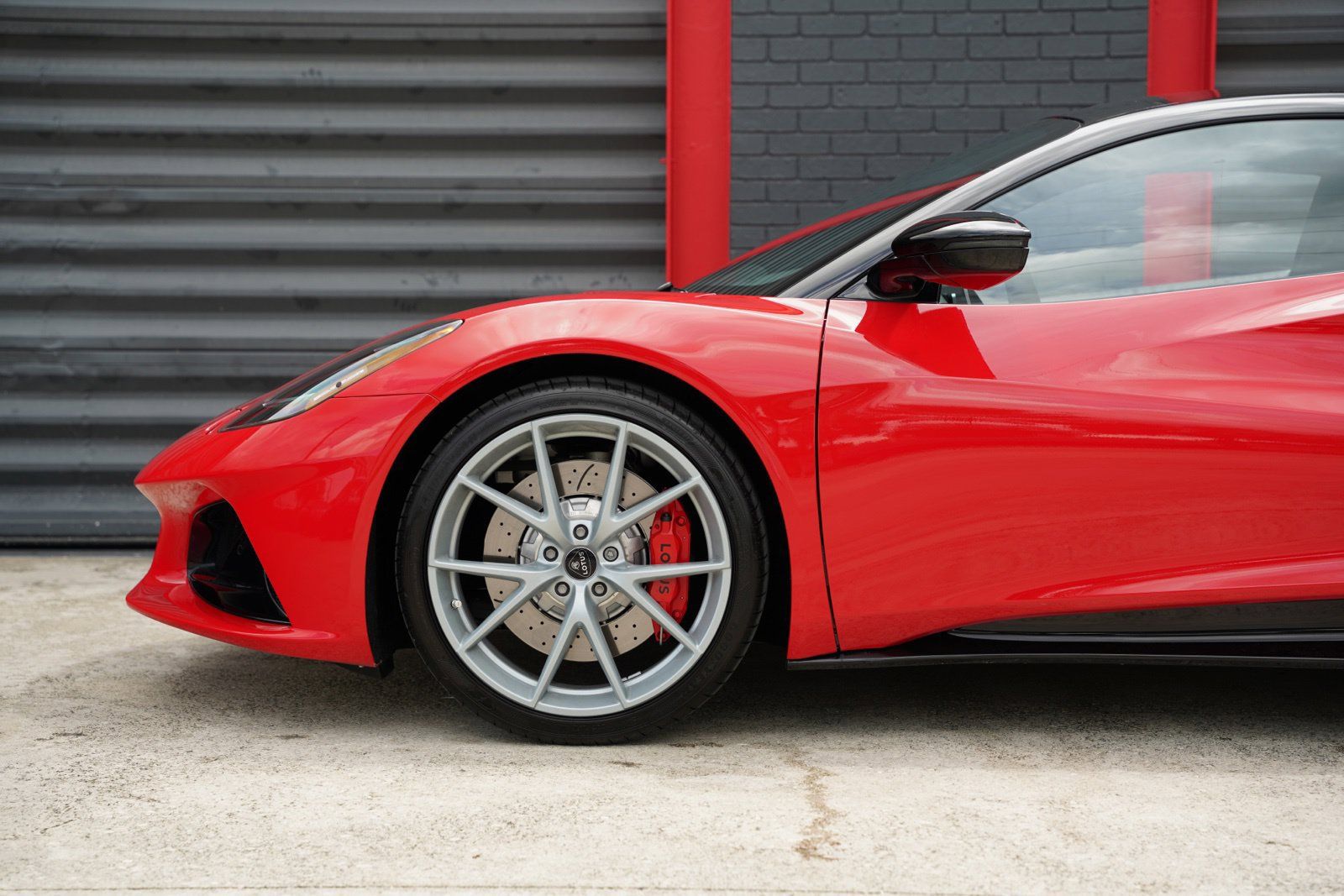 Used 2025 Lotus Emira RWD image 22