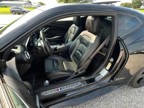 Used 2016 Chevrolet Camaro SS RWD image 9