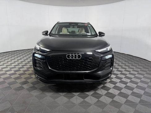 Used 2025 Audi Q6 e-tron Premium Plus w/ Premium Plus AWD/4WD image 4