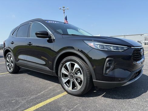 Used 2024 Ford Escape Platinum image 38