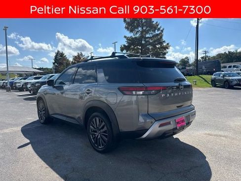 Certified 2022 Nissan Pathfinder SL w/ SL Premium Package FWD image 3