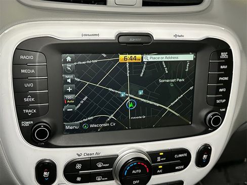 Used 2018 Kia Soul EV + w/ Sun & Fun Package image 26