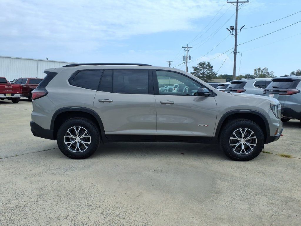 New 2026 GMC Acadia AT4 w/ LPO, Floor Liner Package AWD/4WD image 8