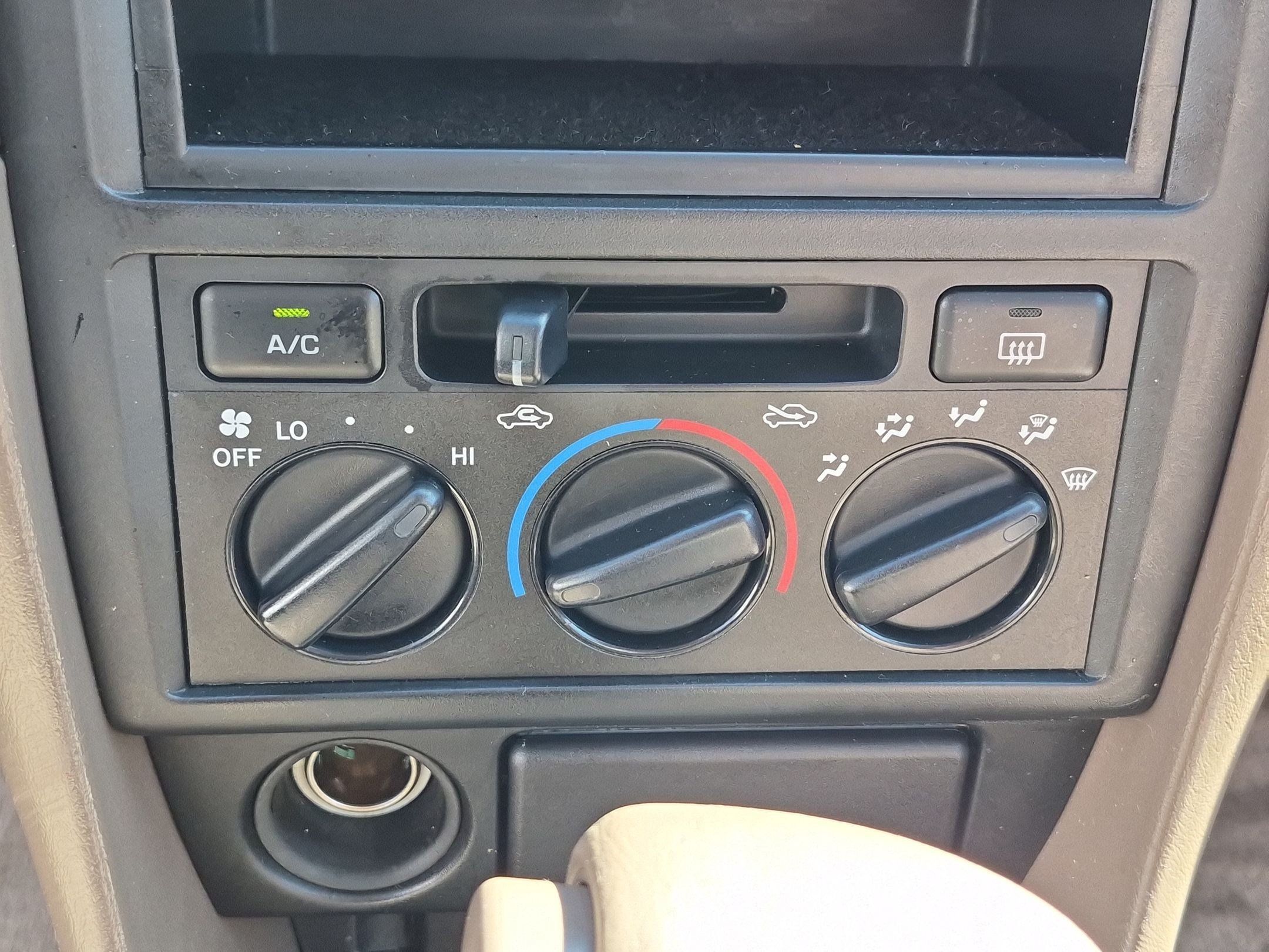 Used 1998 Toyota Camry LE FWD image 22