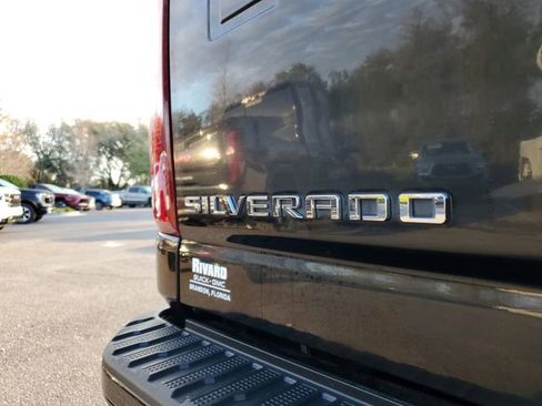 Used 2022 Chevrolet Silverado 2500 Custom w/ Custom Convenience Package image 7