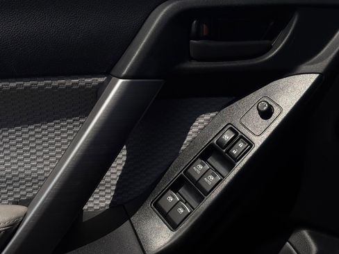 Used 2018 Subaru Forester 2.5i w/ Alloy Wheel Package image 23