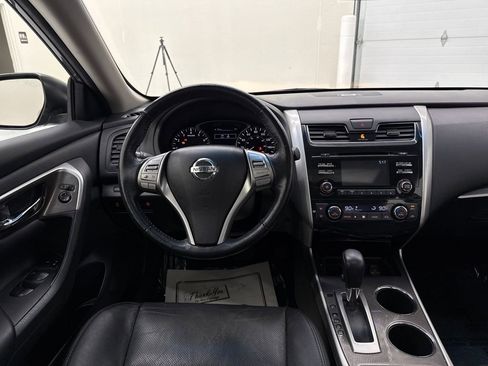 Used 2014 Nissan Altima 2.5 SL w/ Moonroof Package image 14