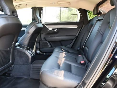 Used 2023 Volvo S90 B6 Plus w/ Protection Package Premier AWD/4WD image 17