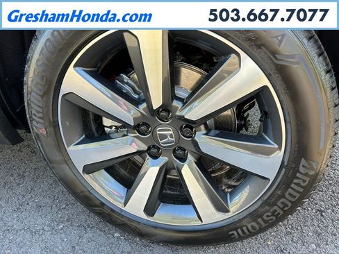 New 2025 Honda Pilot Touring image 9