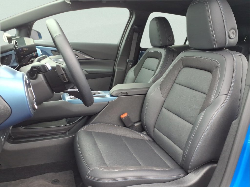 Certified 2024 Chevrolet Equinox EV LT FWD image 21
