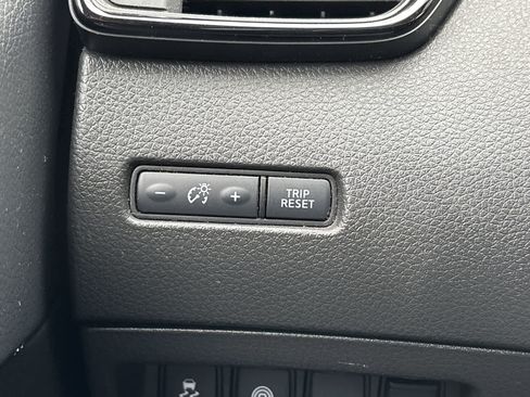 Used 2020 Nissan Rogue SV AWD/4WD image 20