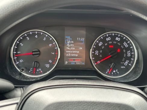 Used 2022 Toyota RAV4 LE image 21