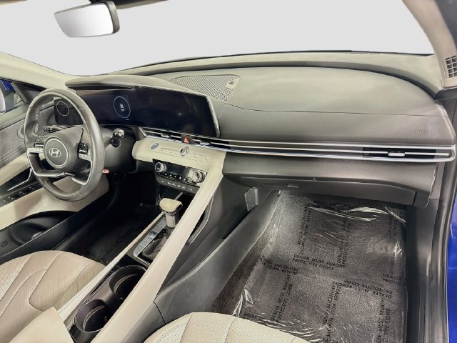 Used 2025 Hyundai Elantra Limited FWD image 30