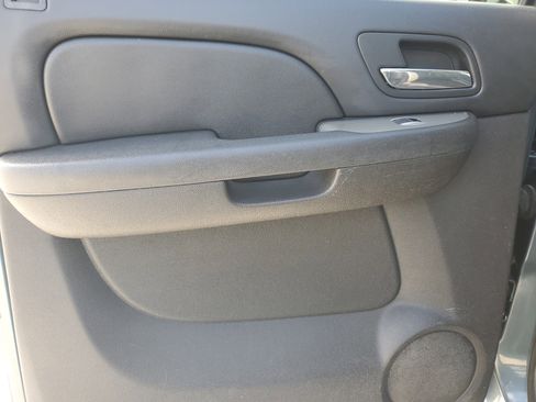 Used 2014 Chevrolet Silverado 2500 LTZ w/ LTZ Plus Package image 21