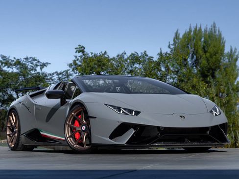 Used 2018 Lamborghini Huracan Performante image 21