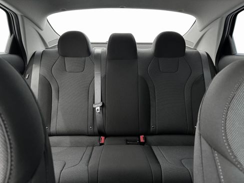 New 2025 Hyundai Elantra SE image 16