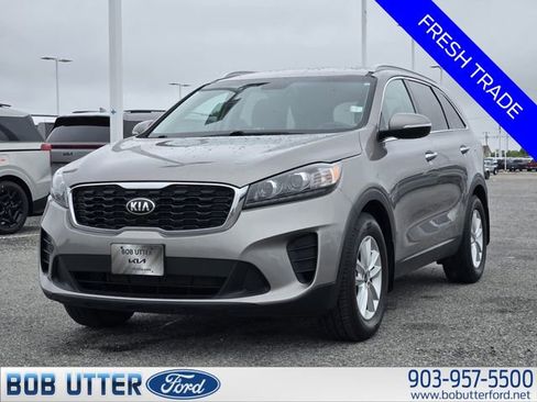 Used 2019 Kia Sorento FWD w/ LX Convenience Package image 3