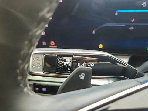 Used 2024 Cadillac Lyriq Sport image 43