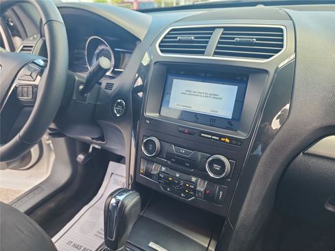 Certified 2018 Ford Explorer XLT w/ Equipment Group 202A image 24