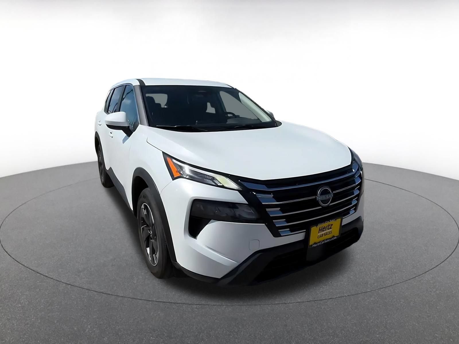 Used 2025 Nissan Rogue SV AWD/4WD image 3