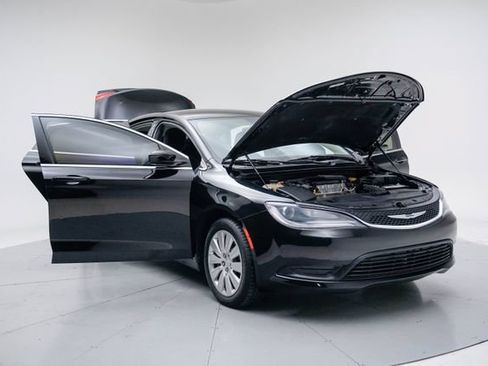 Used 2016 Chrysler 200 LX FWD image 15