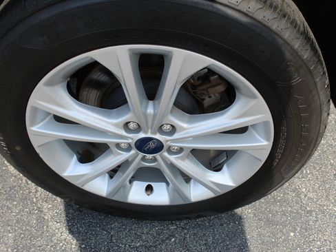 Used 2019 Ford Escape SE FWD image 16