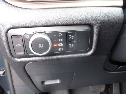 Used 2023 Ford Explorer Limited w/ Limited Technology Package image 16