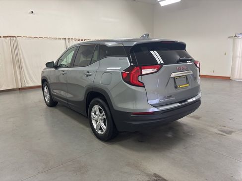 Used 2024 GMC Terrain SLE image 6