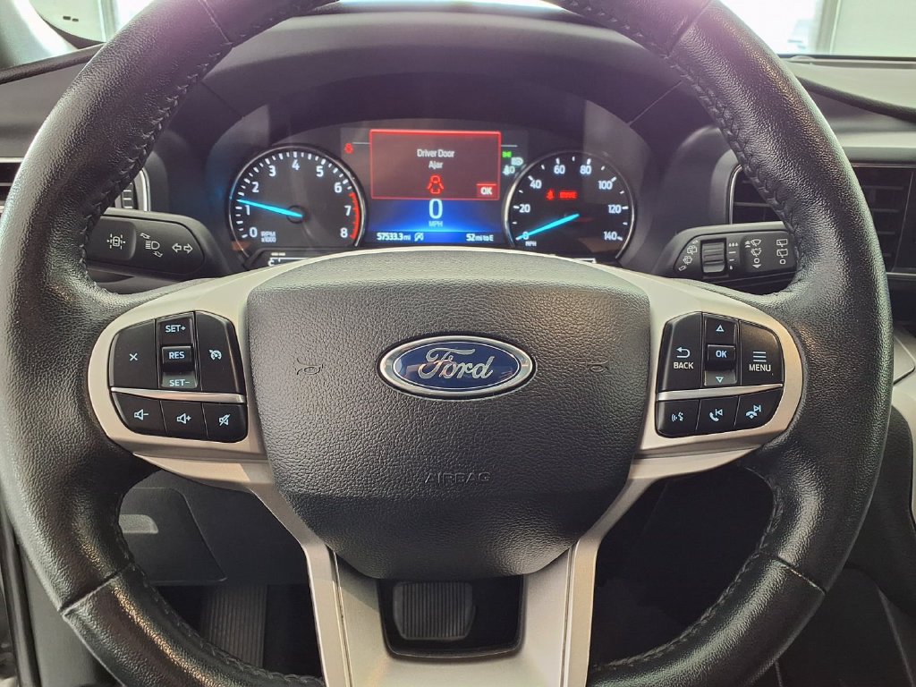Used 2024 Ford Explorer XLT w/ Equipment Group 202A RWD image 5