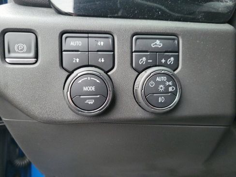 Used 2022 Chevrolet Silverado 1500 LT Trail Boss w/ Protection Package image 13