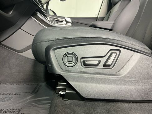 Used 2023 Audi Q7 3.0T Prestige image 17