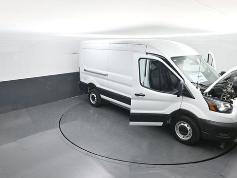 New 2026 Ford Transit 250 148 Medium Roof image 32