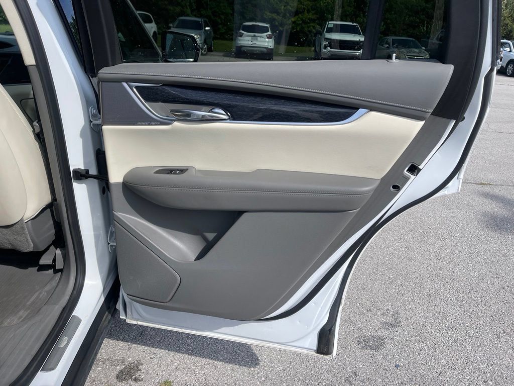 Used 2024 Cadillac XT6 Premium Luxury w/ Technology Package AWD/4WD image 18