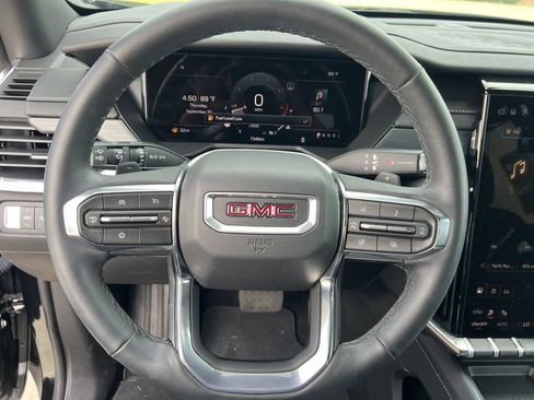 Used 2026 GMC Acadia Elevation FWD image 6