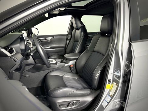 Used 2021 Toyota RAV4 XSE image 5